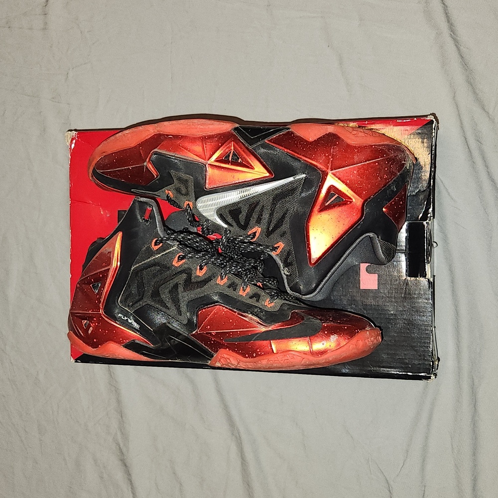Nike LeBron size 9